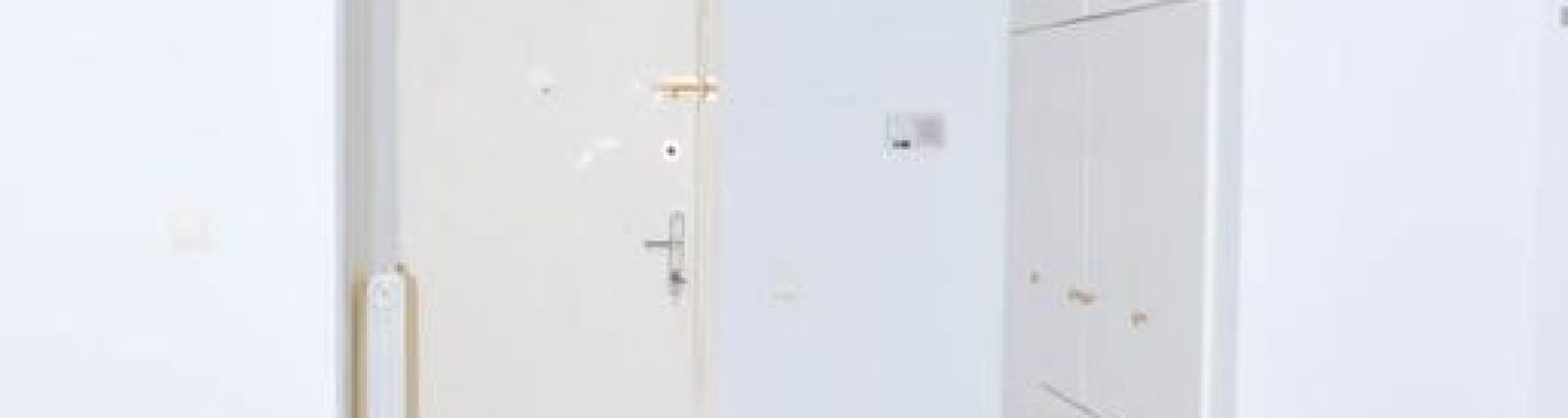 koukaki studio entrance